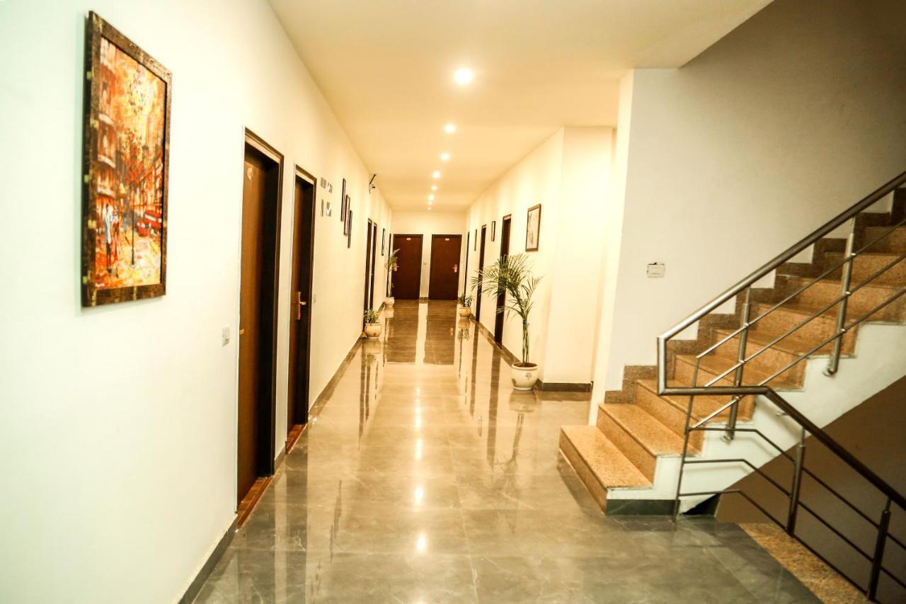 Airport Hotel Tashree New Delhi Exterior foto
